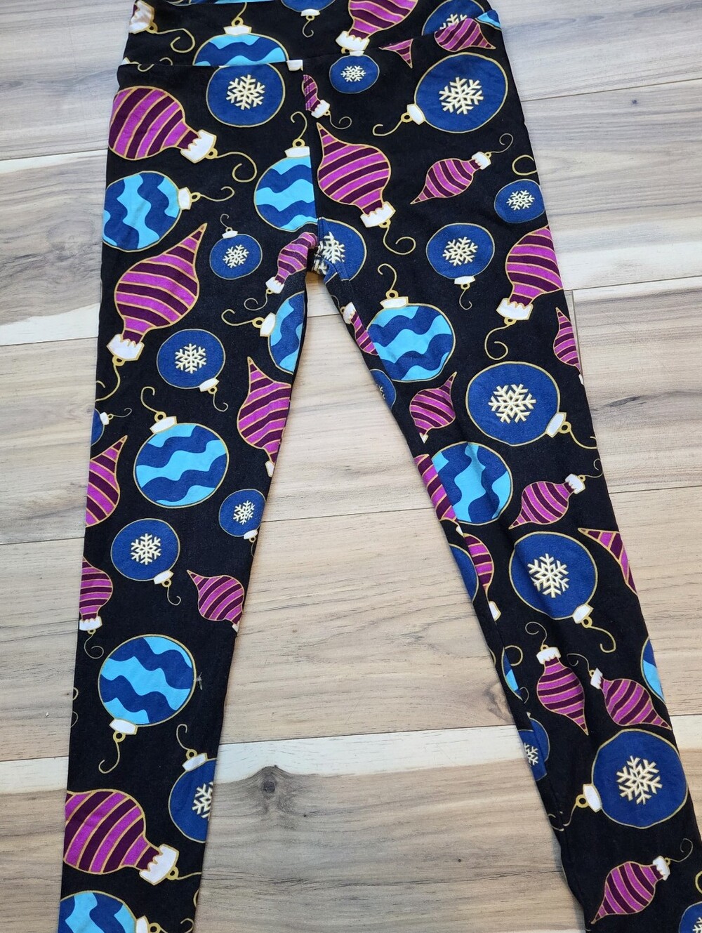 LuLaRoe Christmas Ornament Leggings OS Black Blue Purple Snowflake Baubles Holid